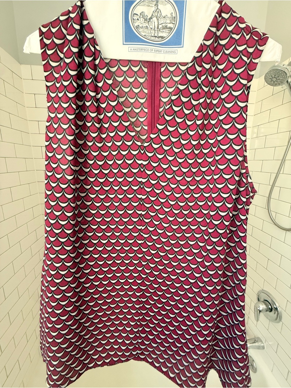 Halogen Sleeveless Pink & White Scallop Print Shift Dress